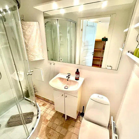 Cosy With Private Terrace * Vallensbaek