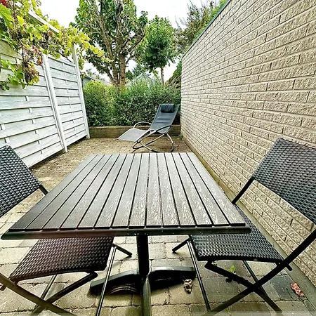 Semesterbostad Cosy With Private Terrace *