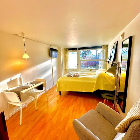 Cosy With Private Terrace Semesterbostad *